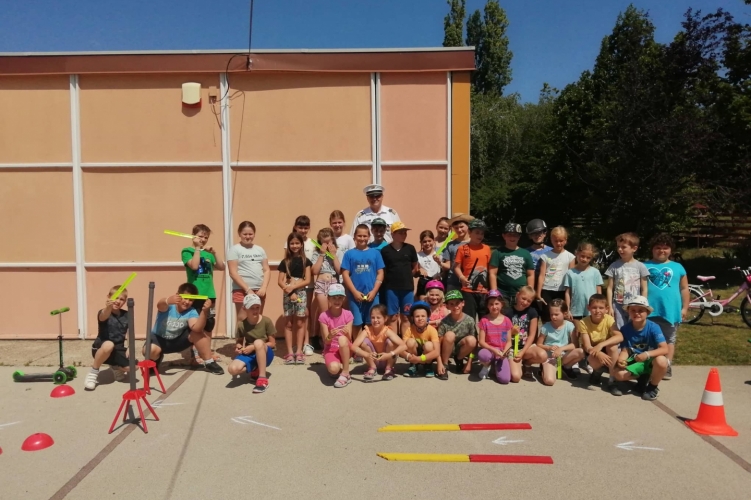 Közlekedésbiztonság a szünidő alatt - interaktív előadás gyerekeknek